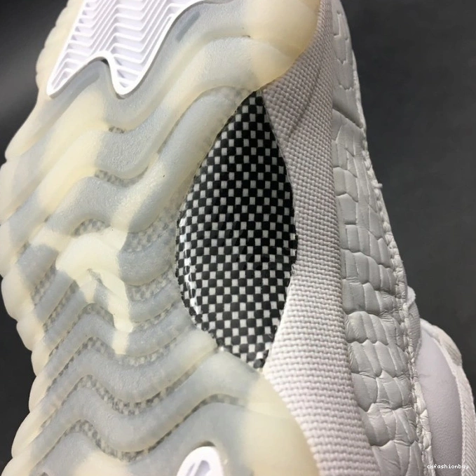 Frost Jordan Low Heiress White 11 Air 897331-100 0707